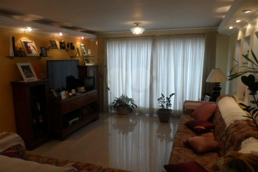 Sobrado à venda com 3 quartos, sendo 1 suíte, em Jardim Virginia Bianca, São Paulo, SP