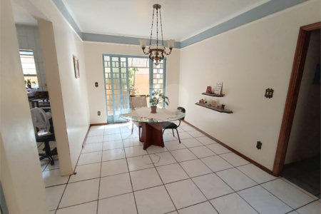 Casa à venda com 6 quartos, sendo 2 suítes, no Centro, Itapetininga, SP