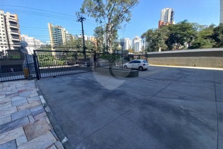 Apartamento à venda com 3 quartos, sendo 1 suíte, em Vila Andrade, São Paulo, SP