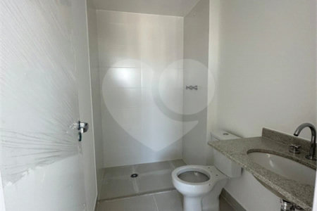 Apartamento com 125m², 3 dormitórios, sendo 3 suítes, 2 vagas, à venda na Moóca.