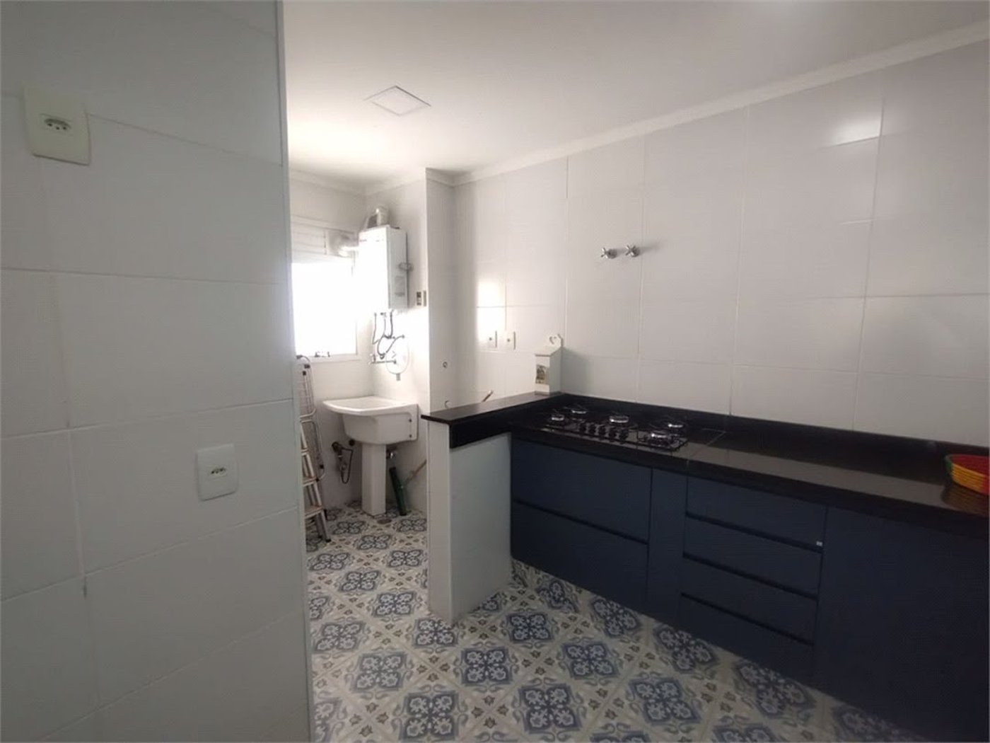 Apartamento Residencial à venda, Jardim Astúrias, Guarujá - AP0683.