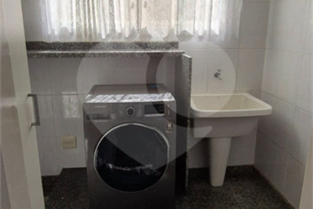 Casa à venda com 5 quartos, sendo 4 suítes, no condomínio Residencial Vilazul, Sorocaba - SP