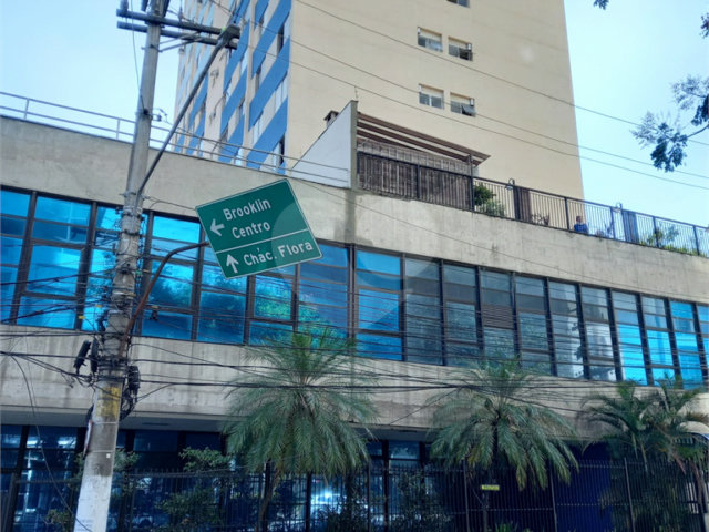 Apartamento à venda com 3 quartos, sendo 1 suíte,  em Santo Amaro, São Paulo, SP