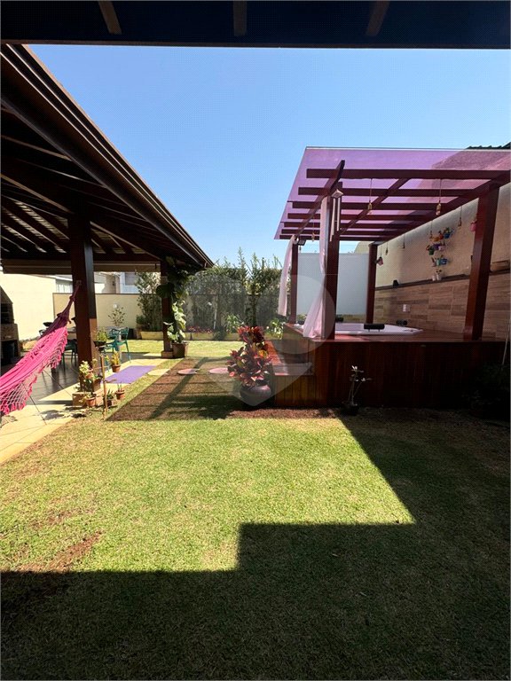 Casa à venda com 3 quartos, sendo 1 suíte, no condomínio Residencial Grape Village, Vinhedo - SP