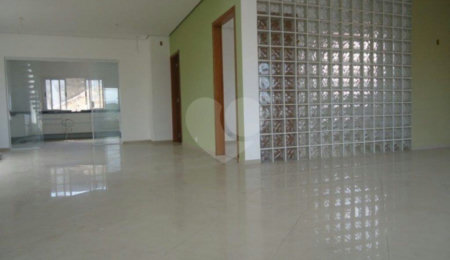 Sobrado à venda com 3 quartos, sendo 1 suíte,  em Vila Irmãos Arnoni, São Paulo, SP