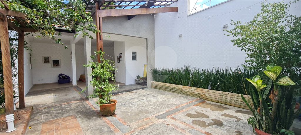 Sobrado à venda com 5 quartos, sendo 4 suítes, em Brooklin Velho, São Paulo, SP