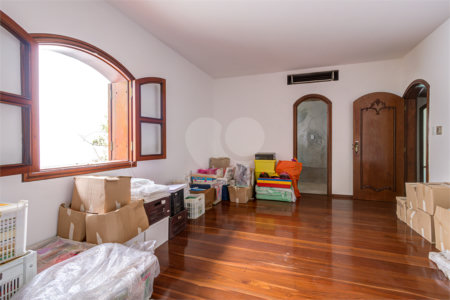 Casa à venda com 5 suítes em Jardim Prudência, São Paulo, SP