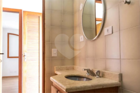 Casa à venda com 4 quartos, sendo 1 suíte, em Vila Tiradentes, São Paulo, SP