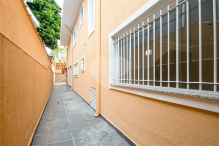 Sobrado à venda com 4 quartos, sendo 1 suíte,  em Jardim Peri Peri, São Paulo, SP