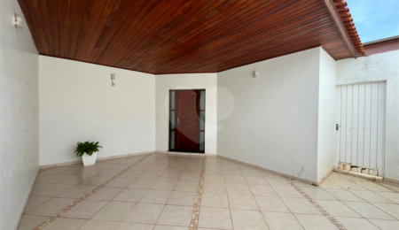 Casa à venda com 3 quartos em Jardim Alvorada, Itapetininga, SP