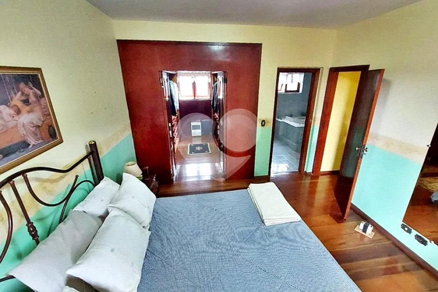 Casa à venda com 4 quartos, sendo 2 suítes, no condomínio Parque Imperial da Cantareira, Mairiporã - SP