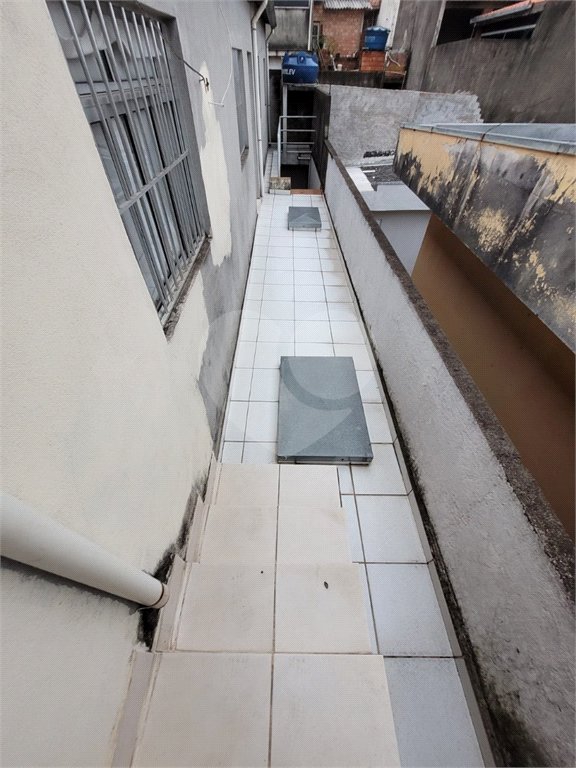 Sobrado à venda com 4 quartos em Vila Jurema, Ferraz de Vasconcelos, SP