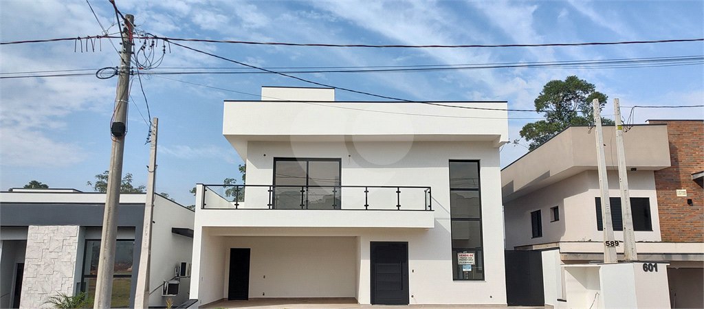 Casa à venda com 3 suítes no condomínio Central Parque, Salto - SP