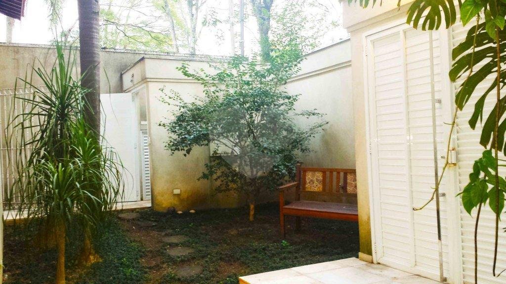 Sobrado à venda com 4 quartos, sendo 2 suítes, em Jardim Marajoara, São Paulo, SP