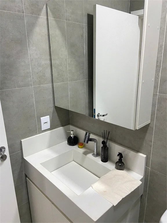Casa à venda com 3 suítes em Loteamento Parque dos Ipês, Balsas, MA