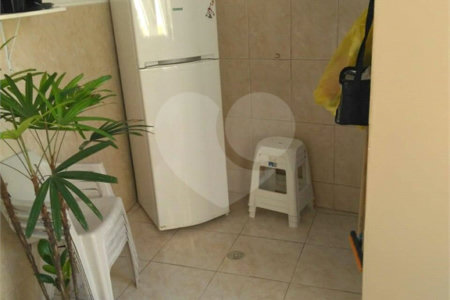Sobrado à venda com 2 quartos em Jardim São José, Poá, SP
