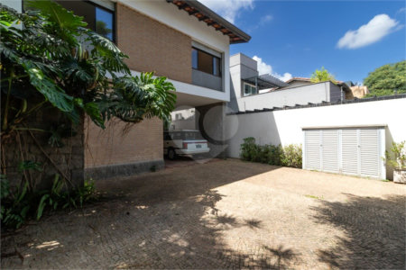 Casa à venda com 4 quartos, sendo 1 suíte, em Jardim Novo Mundo, São Paulo, SP