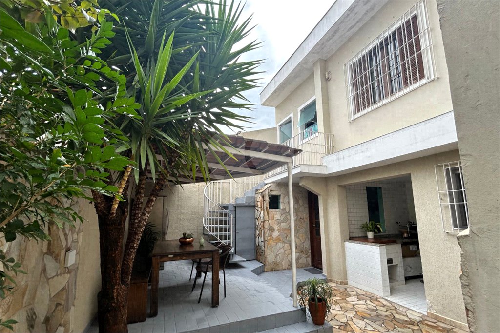 Casa à venda com 3 quartos, sendo 1 suíte, em Vila Cordeiro, São Paulo, SP