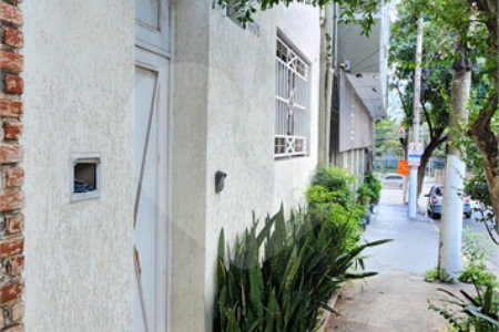 Sobrado à venda com 3 quartos, sendo 1 suíte, em Vila Mariana, São Paulo, SP