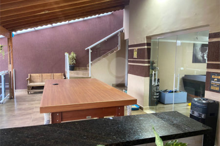 Casa à venda com 3 quartos, sendo 2 suítes, em Jardim Medina, Poá, SP
