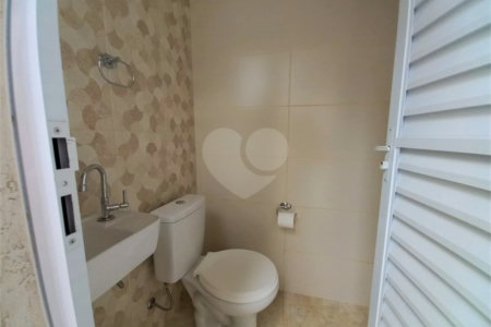 Sobrado à venda com 3 quartos, sendo 1 suíte, em Vila Lúcia, São Paulo, SP