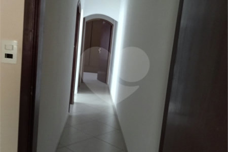 Sobrado à venda com 3 quartos, sendo 1 suíte,  em Residencial Rancho Grande, Itaquaquecetuba, SP