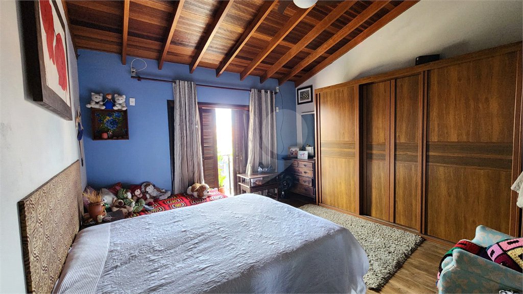 Sobrado à venda com 4 quartos, sendo 1 suíte, em Vila Romão, Salto, SP