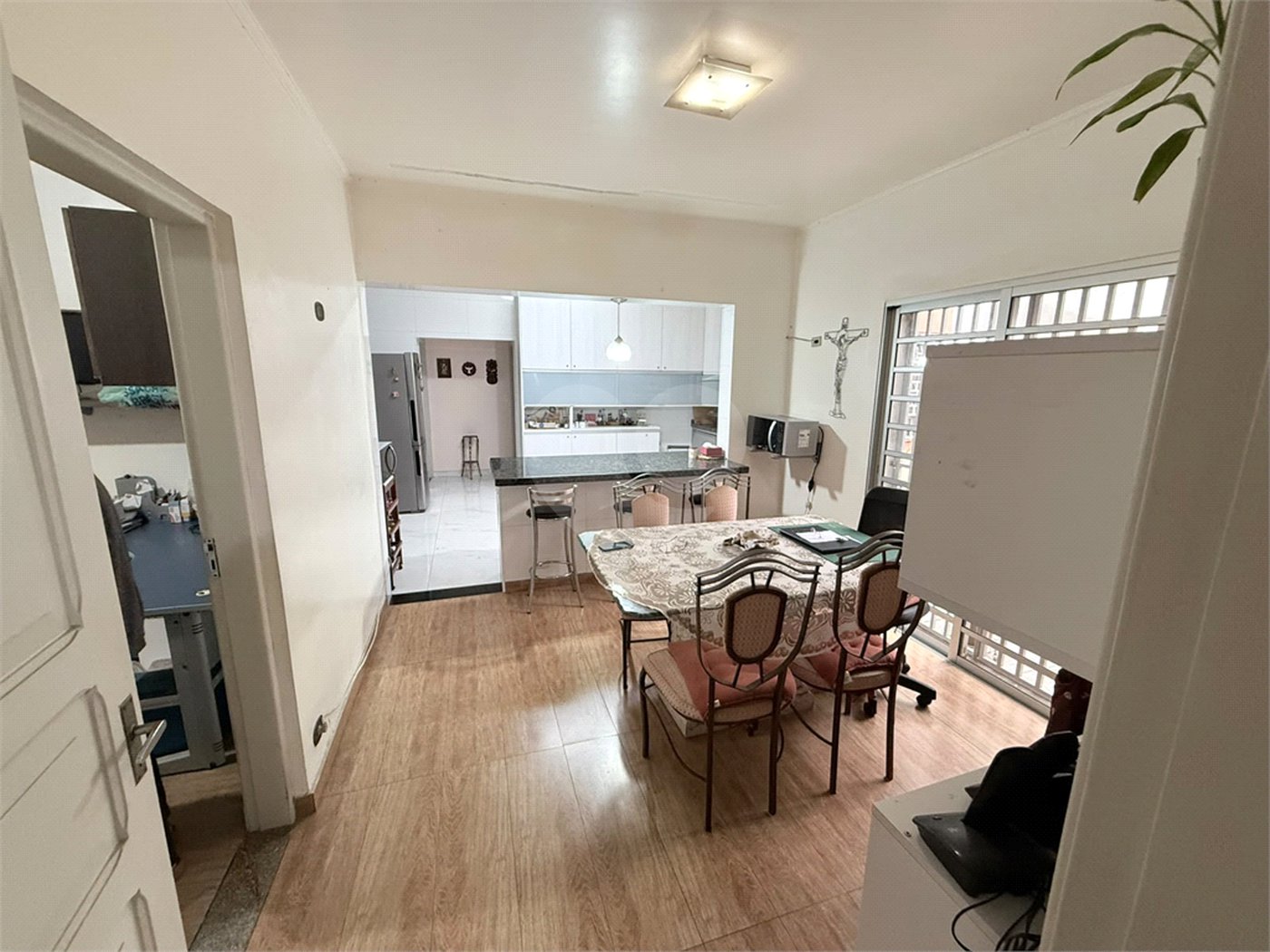 Casa à venda com 3 quartos, sendo 1 suíte, em Chora Menino, São Paulo, SP