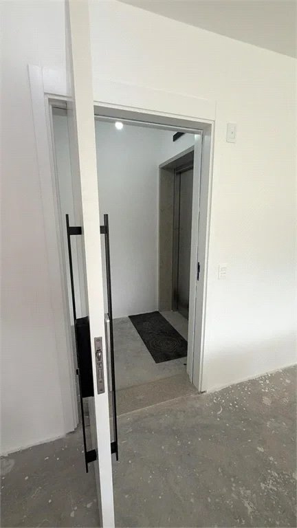 Apartamento à venda com 4 suítes em Vila Cordeiro, São Paulo, SP