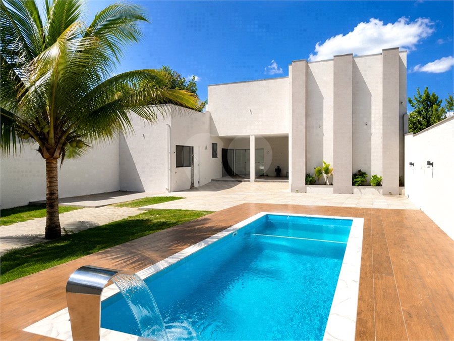 Casa Térrea à venda com 4 quartos, sendo 3 suítes, no Centro, Chapada dos Guimarães, MT