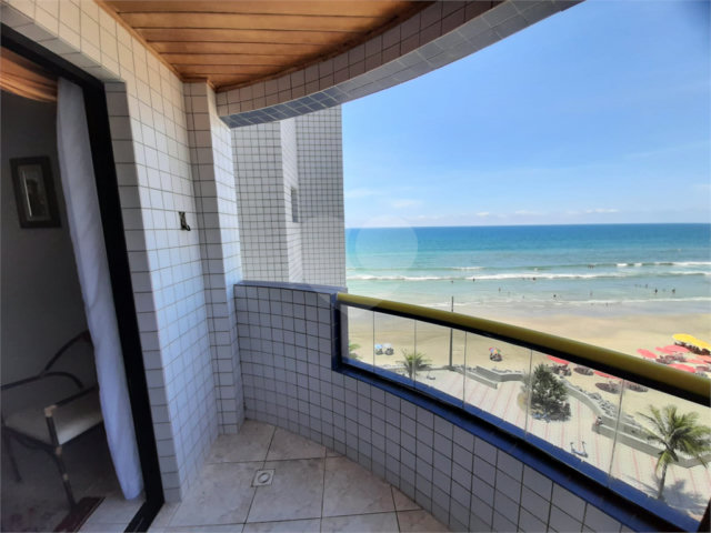 Apartamento à venda com 2 quartos, sendo 1 suíte,  em Vera Cruz, Mongaguá, SP