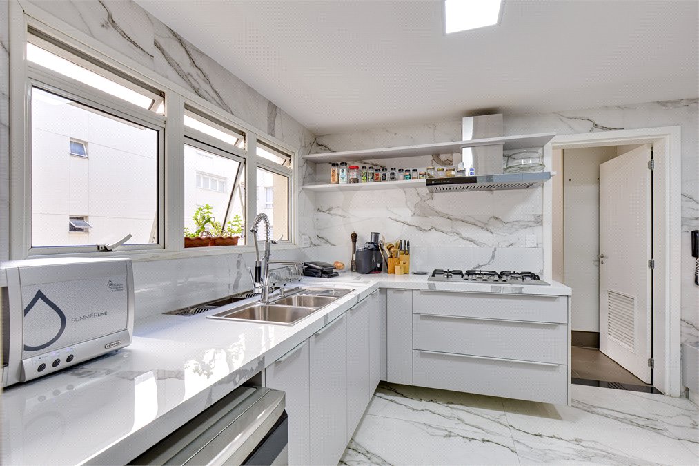 Apartamento à venda ou para alugar com 4 suítes em Alto da Boa Vista, São Paulo, SP