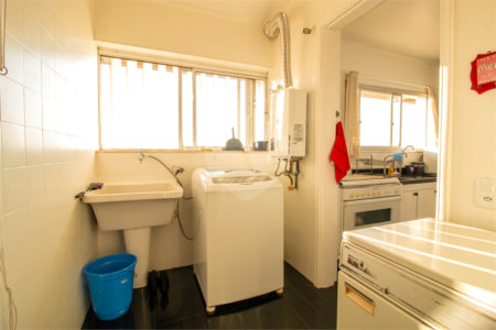 Apartamento à venda com 3 quartos, sendo 1 suíte, em Alto da Boa Vista, São Paulo, SP