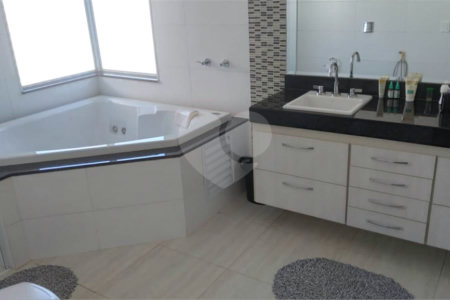 Casa à venda com 3 suítes no condomínio Damha III, São Carlos - SP