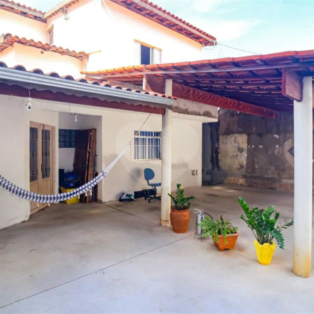 Sobrado à venda com 4 quartos, sendo 1 suíte, em Residencial Monte Verde, Indaiatuba, SP