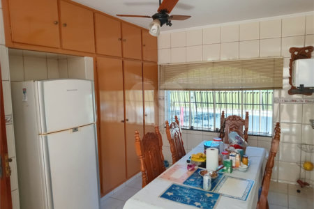 Casa à venda com 3 quartos, sendo 1 suíte, em Vila José Bonifácio, Araraquara, SP