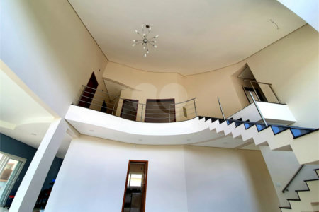 Casa à venda com 5 quartos, sendo 3 suítes, no condomínio Serra da Estrela, Atibaia - SP