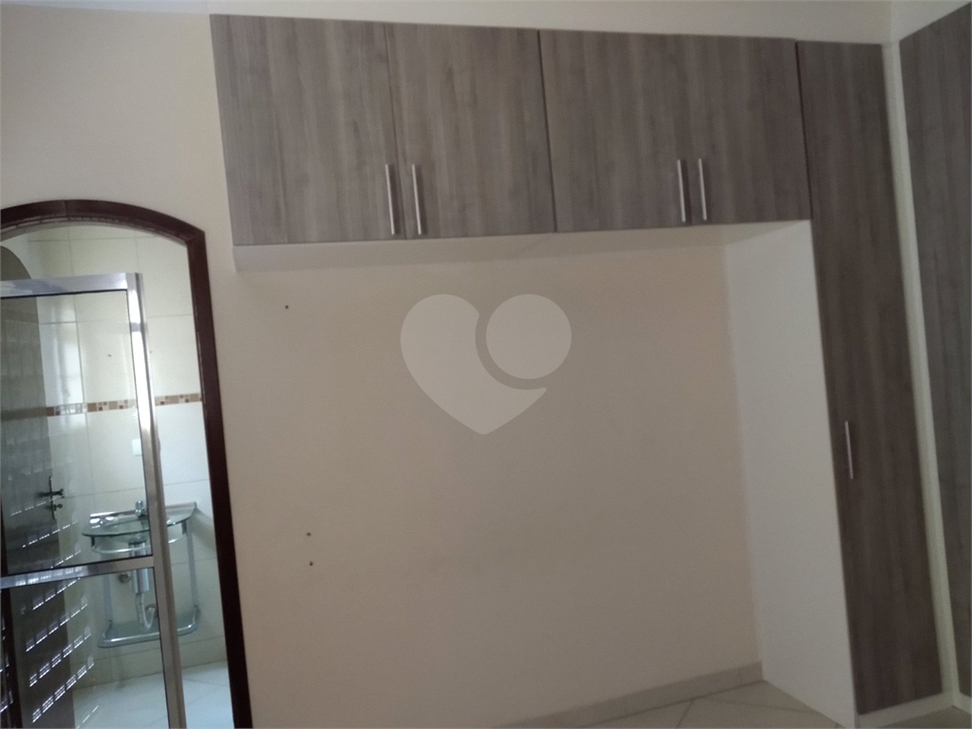 Sobrado à venda com 3 quartos, sendo 1 suíte,  em Residencial Rancho Grande, Itaquaquecetuba, SP