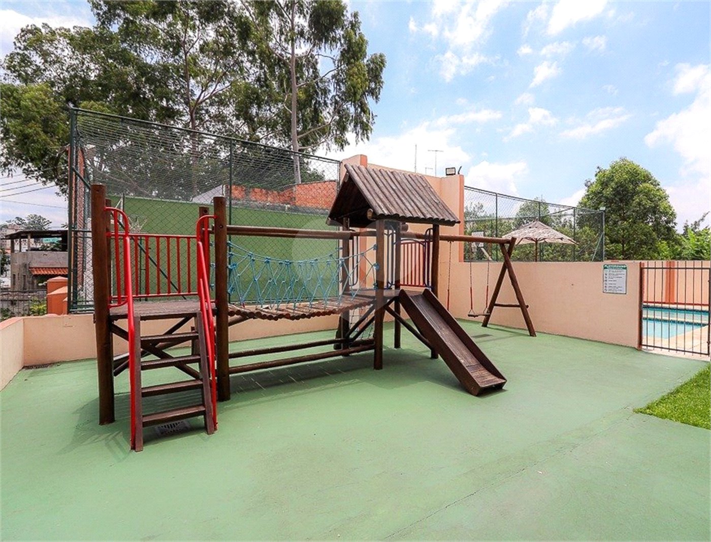 Apartamento à venda com 3 quartos, sendo 1 suíte, em Jardim São Luís, São Paulo, SP
