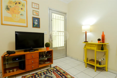 Casa à venda com 4 quartos, sendo 1 suíte, em Jardim Nova Taboão, Guarulhos, SP