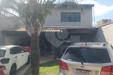 Sobrado à venda com 3 quartos em Calmon Viana, Poá, SP