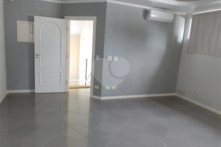 Casa à venda com 4 quartos, sendo 2 suítes,  em Vila Santista, Atibaia, SP