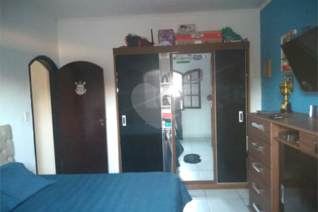 Casa Térrea à venda com 3 suítes em Jardim São Pedro, Mogi das Cruzes, SP