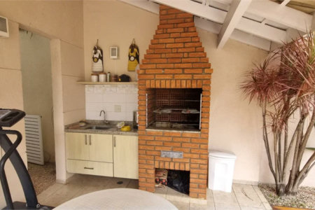 Casa à venda com 4 quartos, sendo 2 suítes,  no condomínio Casas de Windsor, São Paulo - SP