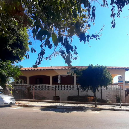 Casa à venda com 3 quartos, sendo 1 suíte, no Centro, Vinhedo, SP