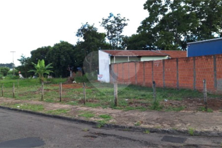 Terreno com 441 m² de área total no Jardim Munique.