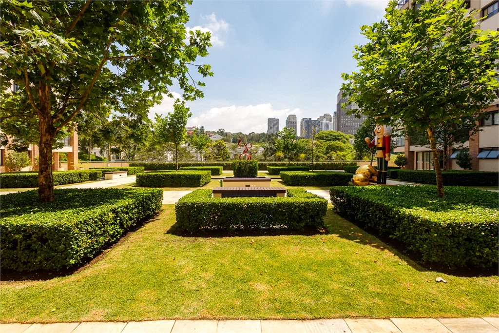 Apartamento à venda com 4 quartos, sendo 2 suítes, em Jardim Panorama, São Paulo, SP