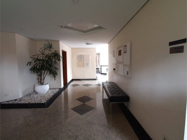 Apartamento à venda com 3 quartos, sendo 1 suíte,  em Campo Belo, São Paulo, SP