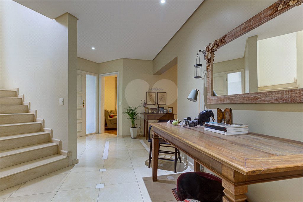 Casa à venda com 4 suítes no condomínio Vila Verde, São Paulo - SP