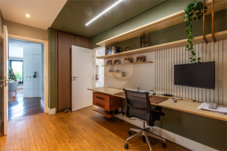 Apartamento à venda com 4 quartos, sendo 2 suítes,  em Vila Mariana, São Paulo, SP